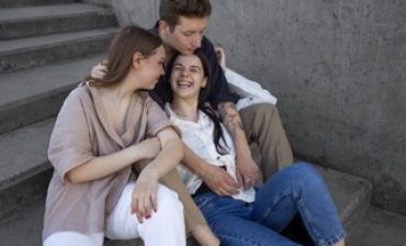 high-angle-people-sitting-stairs Small